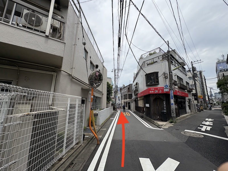 直進します