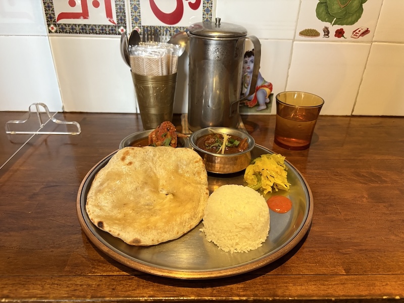 三軒茶屋シバカリーワラのランチ