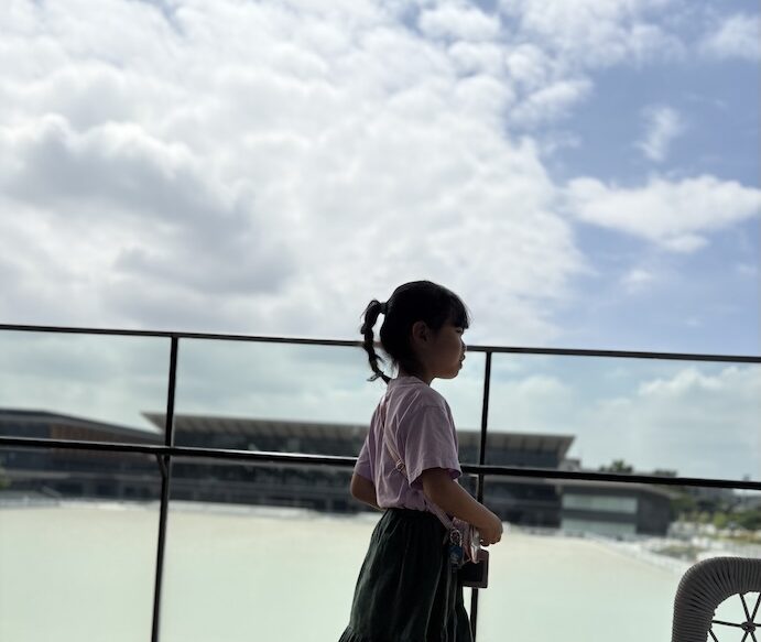 7歳の娘とカフェに行った時の写真